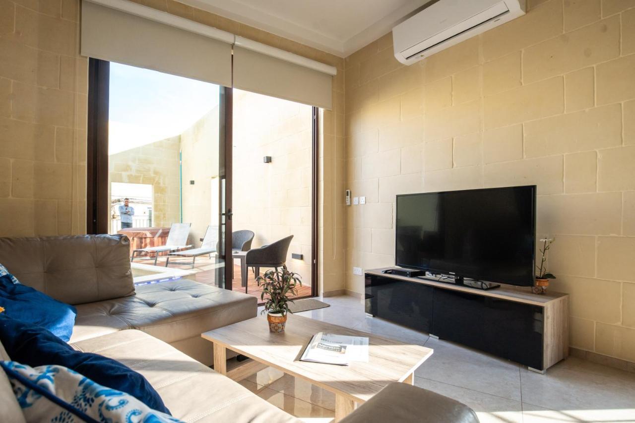 Narcisa - Luxury 3Br Traditional House With Pool, Cinema & Hot Tub Xaghra Exterior photo
